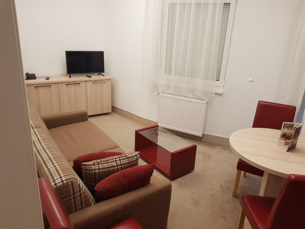 Holiday Wing Apartment 2 Jagodina Exterior photo